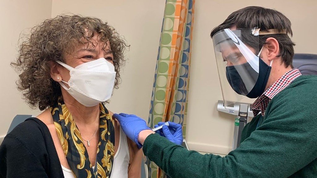 Vaccinations take place at Zufall Health Center in New Jersey. The health center was one of the top 10 recipients of U.S. medical aid from Direct Relief over the past week and received medications for patients managing chronic diseases, like asthma and heart disease. (Photo courtesy of Zufall)